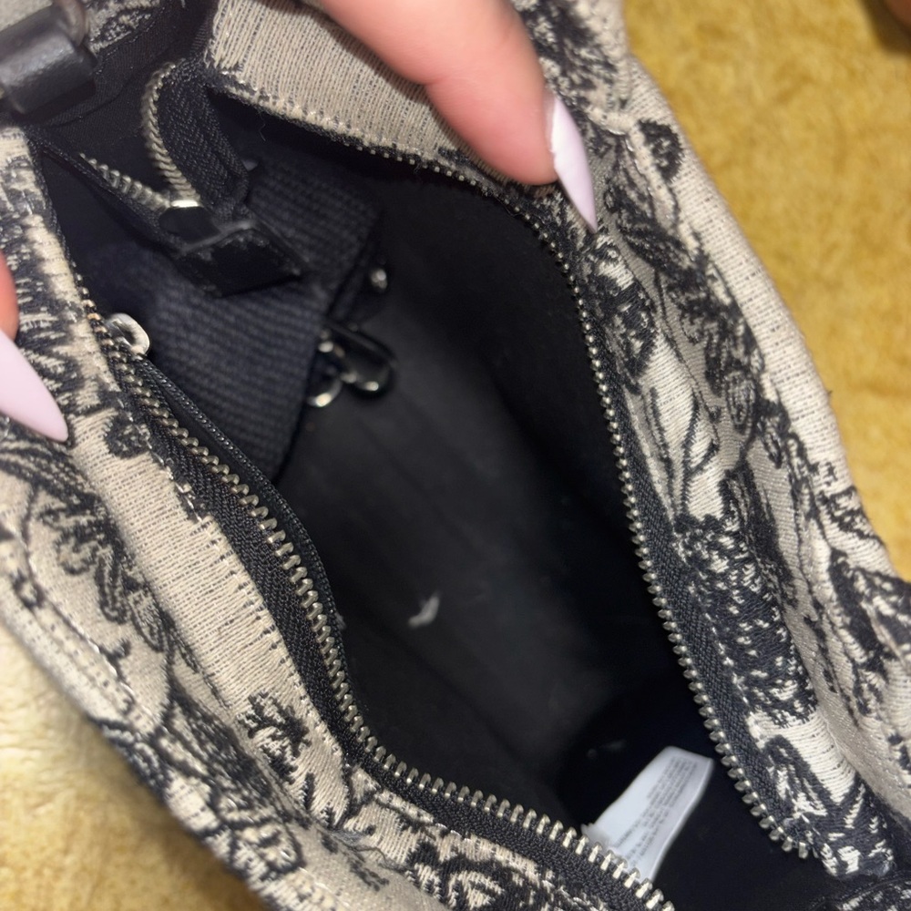 Target Handbag - Picture 2 of 2